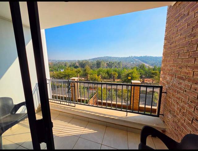 2 BEDROOM PROPERTY TO RENT IN MOOIKLOOF